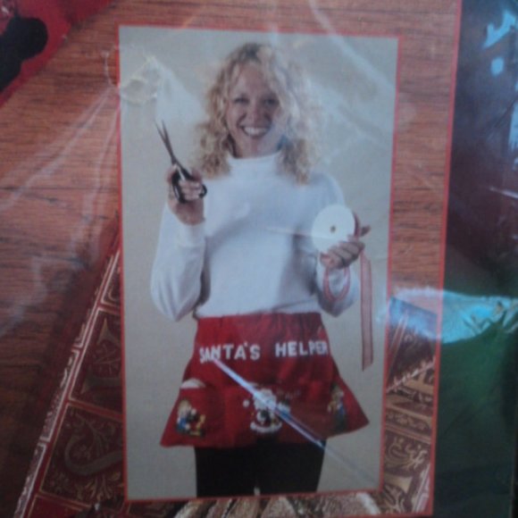 Bucilla "Santa's Helper Apron" felt craft kit - Picture 3 of 5